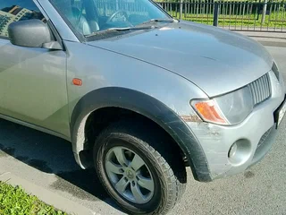 2007 Mitsubishi L200 IV, серебристый, 1000000 рублей, вид 4