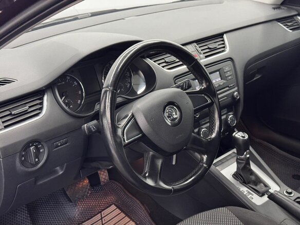 2013 Skoda Octavia III (A7), красный, 1079000 рублей - вид 8