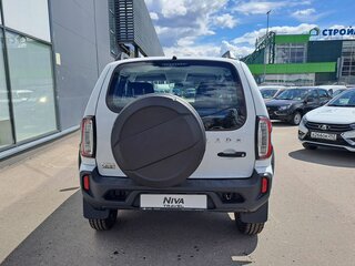 2026 Lada (ВАЗ) Niva Travel I Рестайлинг, белый, 1546900 рублей, вид 4
