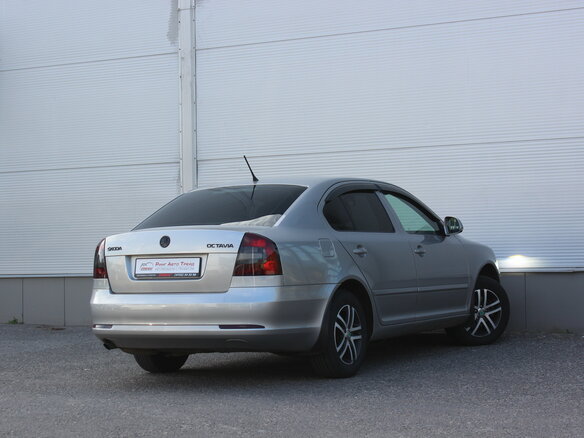 2011 Skoda Octavia II (A5) Рестайлинг, серебристый, 630000 рублей - вид 1