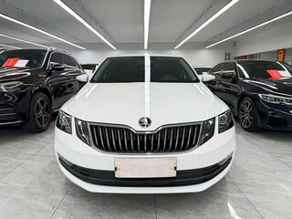 2022 Skoda Octavia III (A7) Рестайлинг, белый, 1403700 рублей, вид 2