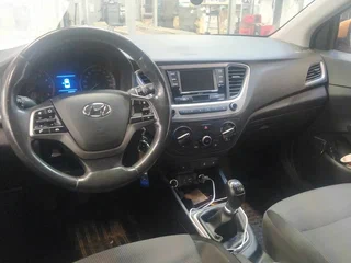 2017 Hyundai Solaris II, оранжевый, 1099000 рублей, вид 5