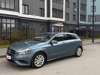 2014 Mercedes-Benz A-Класс 180 III (W176), синий, 1400000 рублей, вид 4