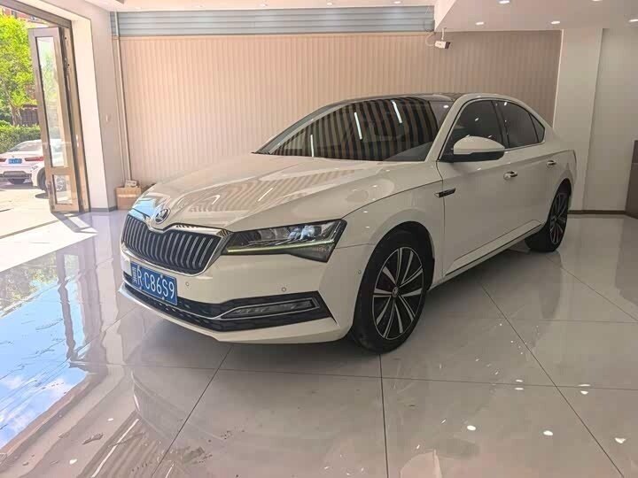 Открыть фотографии: Skoda Superb III Рестайлинг