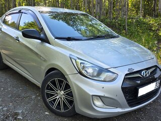 2011 Hyundai Solaris I, серебристый, 490000 рублей, вид 1