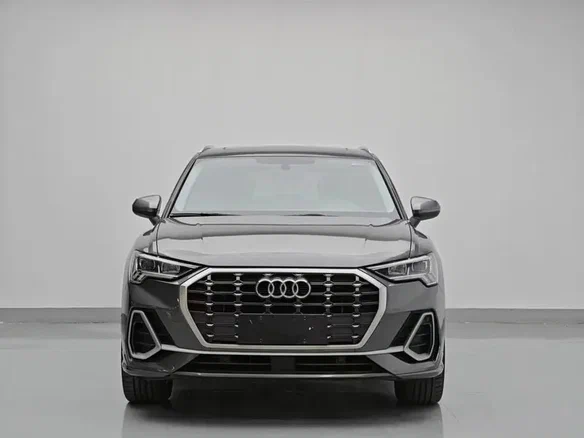 2023 Audi Q3 35 TFSI II (F3), серый, 2325000 рублей