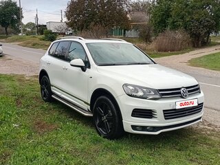 2012 Volkswagen Touareg II, белый, 3000000 рублей, вид 3