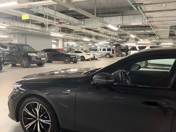 2023 BMW 5 серии 530i xDrive VIII (G60/G61/G68), серый, 7300000 рублей - вид 12