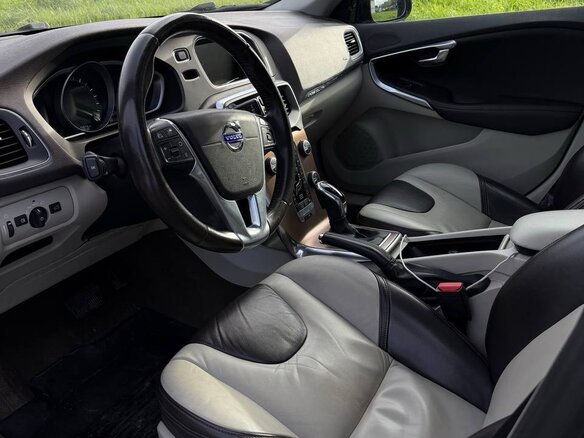 2013 Volvo V40 Cross Country I, серый, 1250000 рублей - вид 5