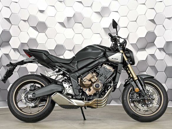 2024 Honda CB 650R, чёрный, 1177000 рублей - вид 2
