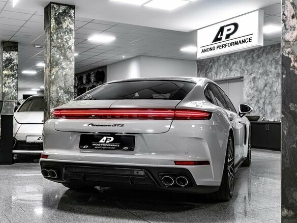 2025 Porsche Panamera 4 E-Hybrid III, серебристый, 22531000 рублей - вид 4