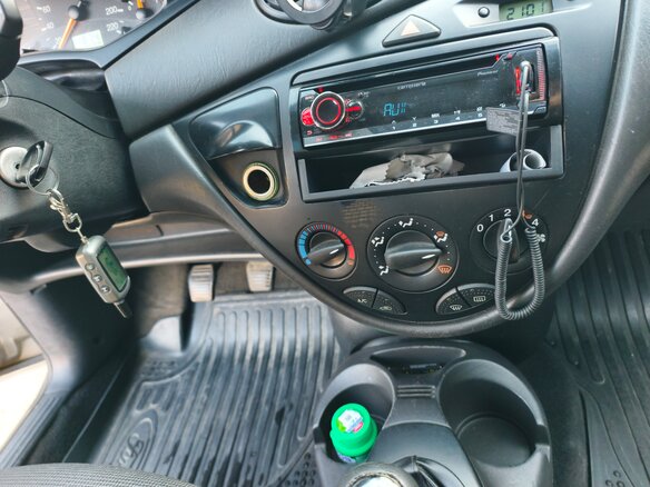 2004 Ford Focus I Рестайлинг, бежевый, 280000 рублей - вид 11