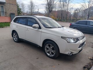 2012 Mitsubishi Outlander III, белый, 1100000 рублей, вид 1