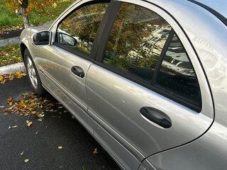 2003 Mercedes-Benz C-Класс 180 II (W203), серебристый, 520000 рублей, вид 2