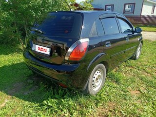 2011 Kia Rio II Рестайлинг, чёрный, 600000 рублей, вид 4