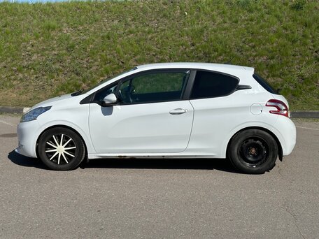 2013 Peugeot 208 I, белый, 430000 рублей, вид 5