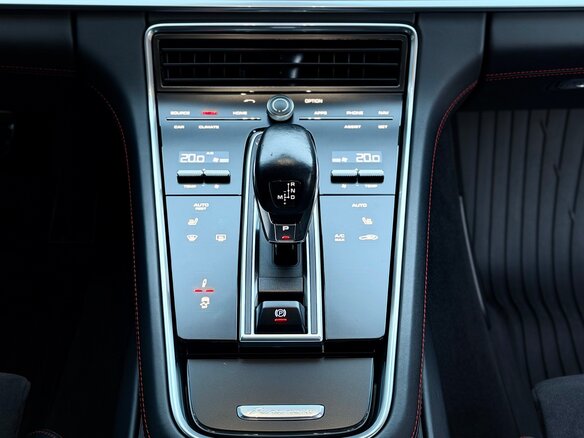 2019 Porsche Panamera GTS Sport Turismo II, красный, 7800000 рублей - вид 9