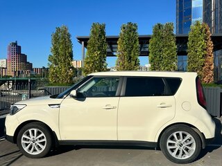 2017 Kia Soul II Рестайлинг, бежевый, 1100000 рублей, вид 4