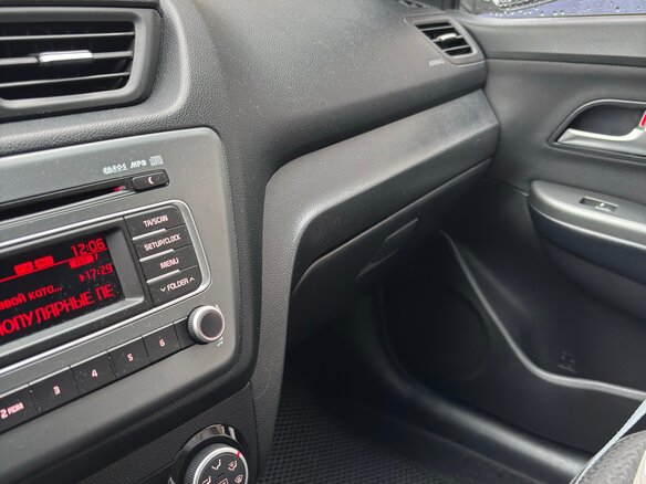 2015 Kia Rio III Рестайлинг, белый, 950000 рублей - вид 3