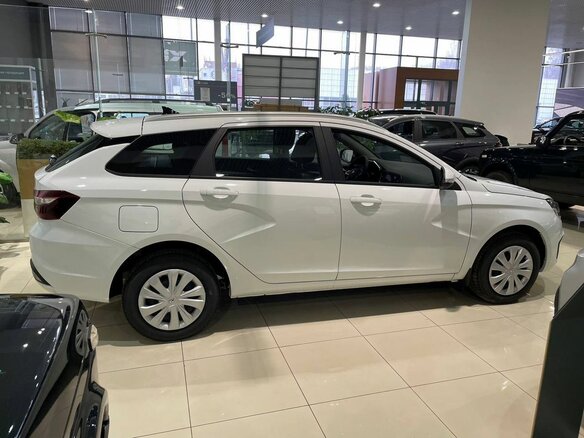 2026 Lada (ВАЗ) Vesta SW I Рестайлинг (NG), белый, 1815000 рублей - вид 3