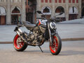 2026 Ducati Monster, серый, 1835000 рублей - вид 3