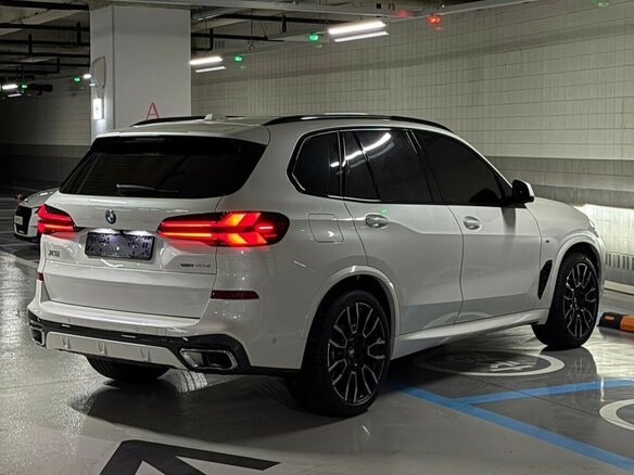 2025 BMW X5 30d IV (G05/G18) Рестайлинг, белый, 12190000 рублей - вид 3