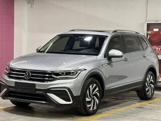 2022 Volkswagen Tiguan Allspace II Рестайлинг, серебристый, 2800290 рублей, вид 1