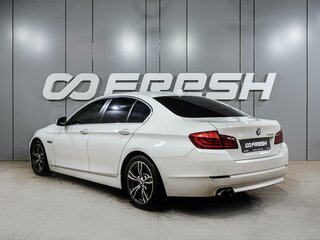2011 BMW 5 серии 528i VI (F10/F11/F07), белый, 1879000 рублей, вид 2