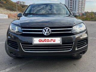 2011 Volkswagen Touareg II, серый, 1490000 рублей, вид 3