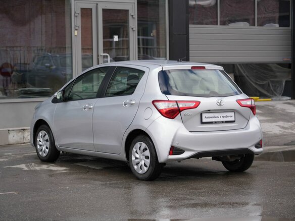 2019 Toyota Vitz III (XP130) Рестайлинг 2, серый, 1050000 рублей - вид 6