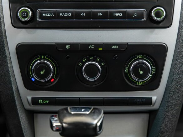2012 Skoda Octavia II (A5) Рестайлинг, чёрный - вид 22