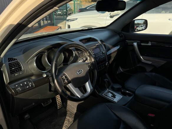 2009 Kia Sorento II, бежевый, 1590000 рублей - вид 9