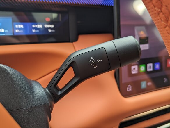 2026 Lynk & Co 900, серебристый, 7670000 рублей - вид 33
