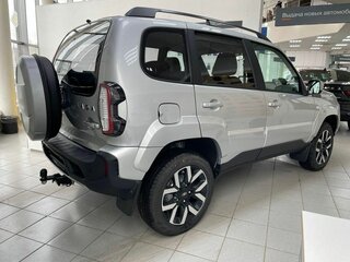 2026 Lada (ВАЗ) Niva Travel I Рестайлинг, серебристый, 1809000 рублей, вид 2