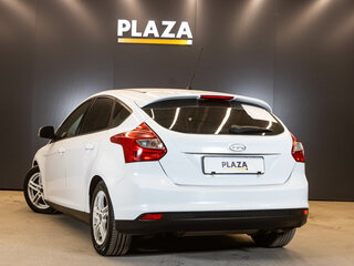 2012 Ford Focus III, белый, 600000 рублей, вид 3