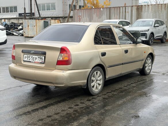 2005 Hyundai Accent ТагАЗ II, бежевый, 199000 рублей - вид 3