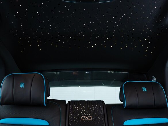 2026 Rolls-Royce Cullinan Black Badge I Рестайлинг (Series II), чёрный, 50000000 рублей - вид 18