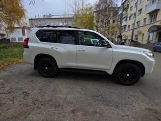 2018 Toyota Land Cruiser Prado 150 Series Рестайлинг 2, белый, 4800000 рублей, вид 5