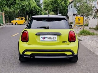 2023 Mini Hatch Cooper III (F55/F56) Рестайлинг 2, жёлтый, 2396055 рублей, вид 5