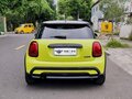 2023 Mini Hatch Cooper III (F55/F56) Рестайлинг 2, жёлтый, 2396055 рублей - вид 4