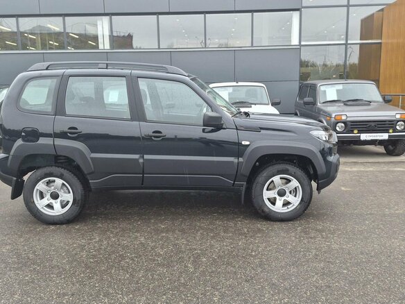2026 Lada (ВАЗ) Niva Travel I Рестайлинг, зелёный, 1603000 рублей - вид 3