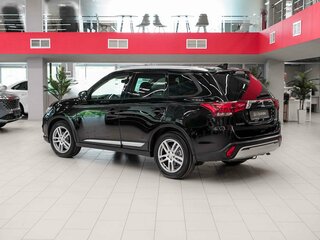 2019 Mitsubishi Outlander III Рестайлинг 3, чёрный, 1950000 рублей, вид 4