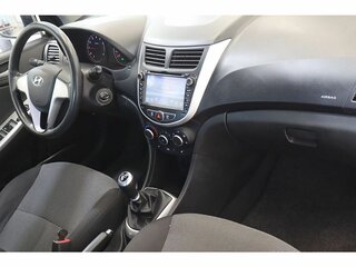 2012 Hyundai Solaris I, серебристый, 610000 рублей, вид 5
