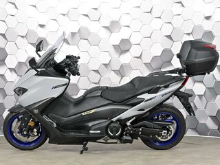 2021 Yamaha TMAX, серый, 1049000 рублей, вид 4