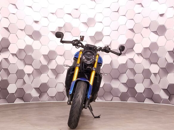 2022 Yamaha XSR900, синий, 1085000 рублей - вид 4