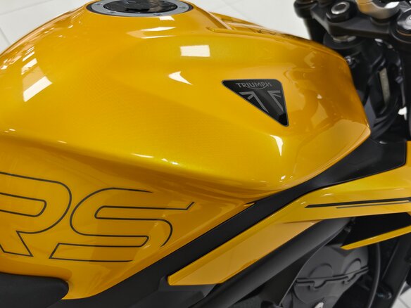 2025 Triumph Street Triple, жёлтый, 1550000 рублей - вид 18
