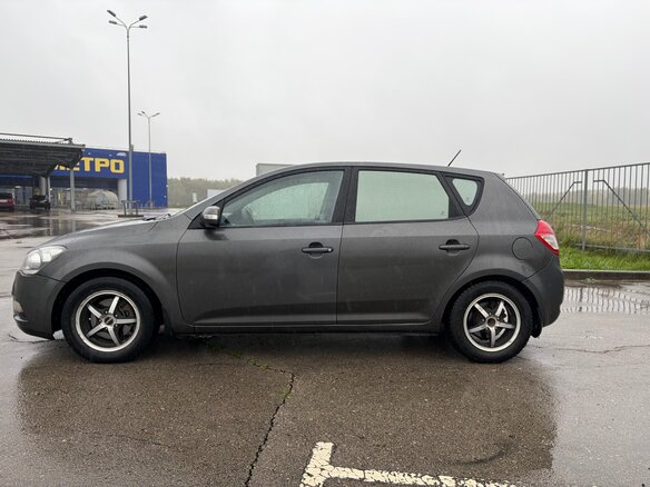 2010 Kia Ceed I Рестайлинг, серебристый, 540000 рублей - вид 5