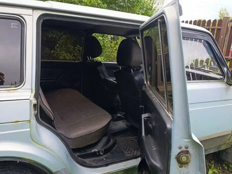 2005 Lada (ВАЗ) 2131 (4x4) I, серебристый, 200000 рублей, вид 2