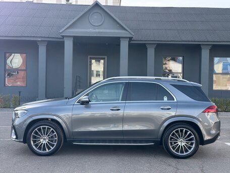 2025 Mercedes-Benz GLE 450 II (V167) Рестайлинг, серый, 12480000 рублей, вид 3