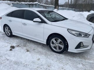 2018 Hyundai Sonata VII (LF) Рестайлинг, белый, 2050000 рублей, вид 1